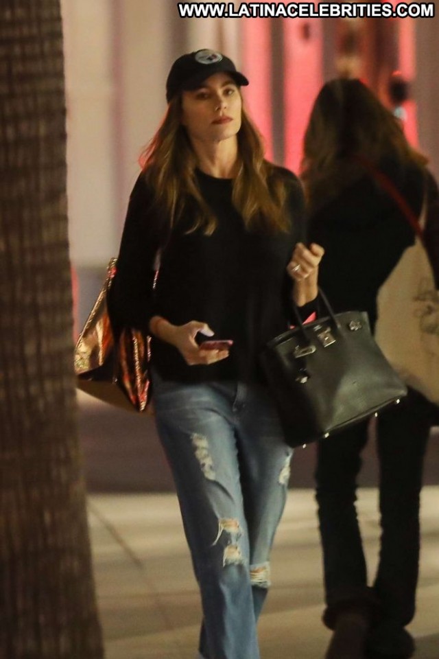 Sofia Vergara Beverly Hills Babe Paparazzi Beautiful Posing Hot